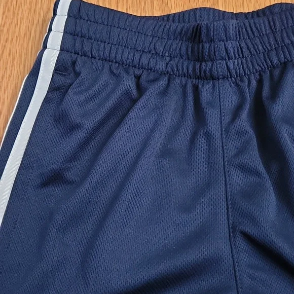 Adidas regular fit coupe standard shorts, size small (8) - Picture 5 of 16
